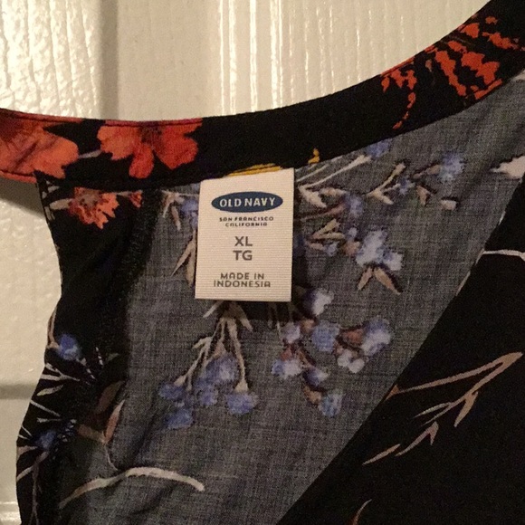 Flower top - Picture 3 of 3